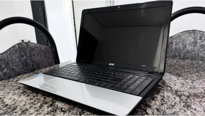 Notebook Acer 2.1 gbz com Ssd 120 gb com 10 gb ( excelente estado ) linda tela 15.6