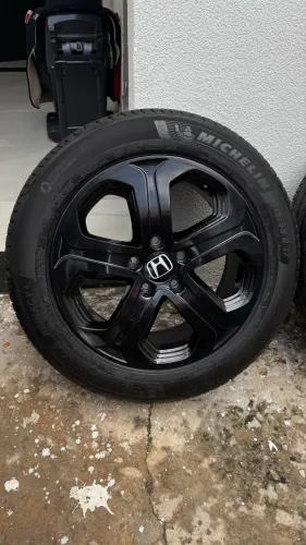 Rodas e Pneus Originais da HR-V 