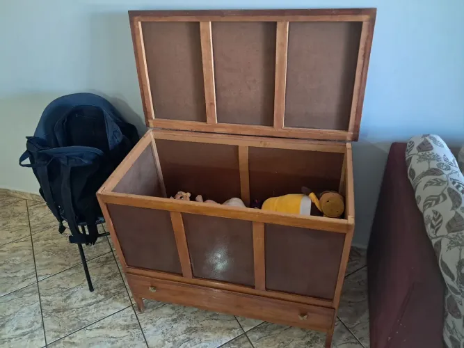Baú antigo grandão