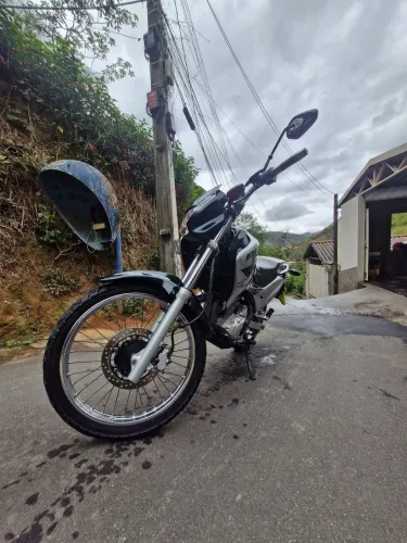 Moto em ótimo estado - Oportunidade:moto pronta pra rodar, só pegar e andar!