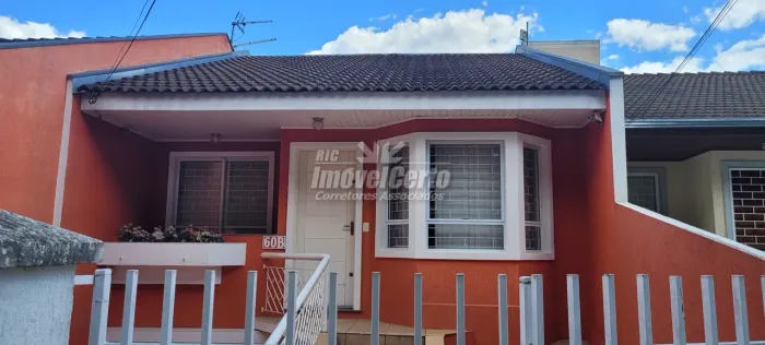 SOBRADO com 3 dormitórios à venda com 136.96m² por R$ 599.000,00 no bairro Tingui - CURITI