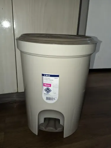 Lixeira com Pedal 13,5L