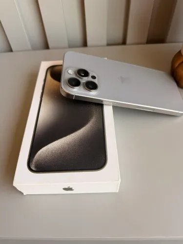 iPhone 15 pro Max 256g impecável