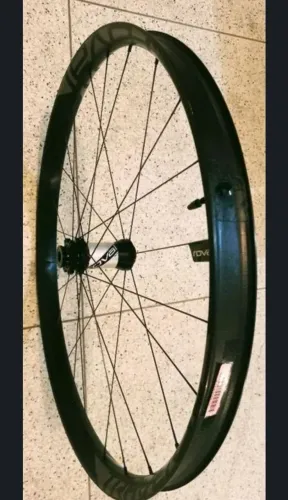 Roda dianteira aro 27.5 boost Roval traverse largura interna 38mm