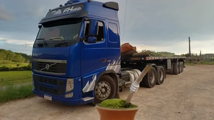 Volvo FH 440 em ótimo estado 
