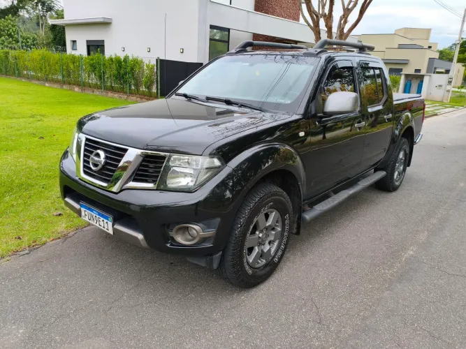 Nissan Frontier SV AT. CD 4X4 2.5 TB Dies. Aut. 2015