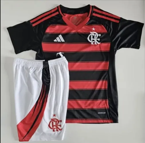 Conjunto infantil de futebol