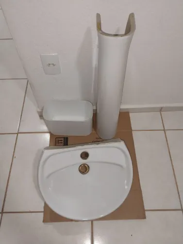 Pia de ceramica com coluna