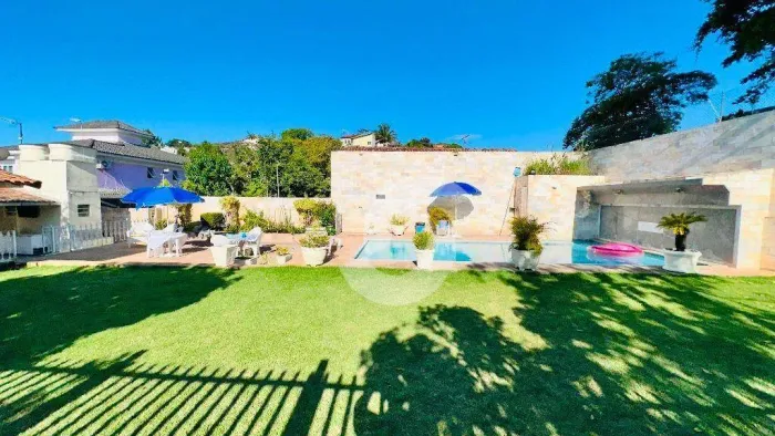Casa Residencial de perfil Comercial com 3 dormitórios à venda, 350 m² e 1000 m² de Terren