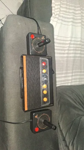 Vendo atari em bom estado