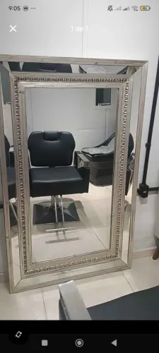 Espelho com moldura