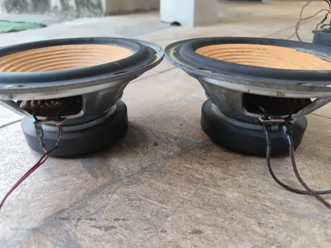 2x alto-falante de 8" 200watts de RMS 4ohm