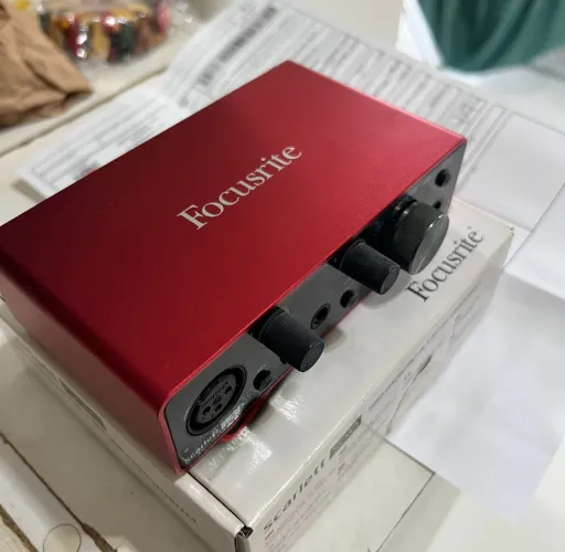 Interface de Áudio Focusrite Scarlett Solo 3th Gen - Placa de Áudio