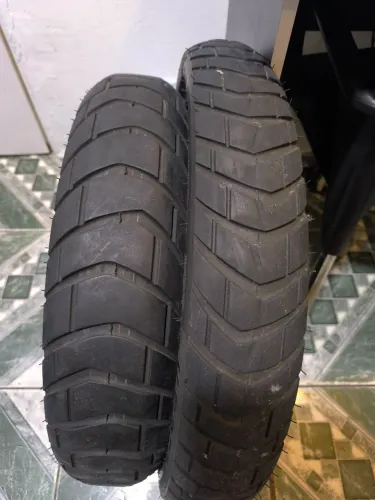 Vende-se par de Pneus para Sahara 300, XRE 300, Lander 250.