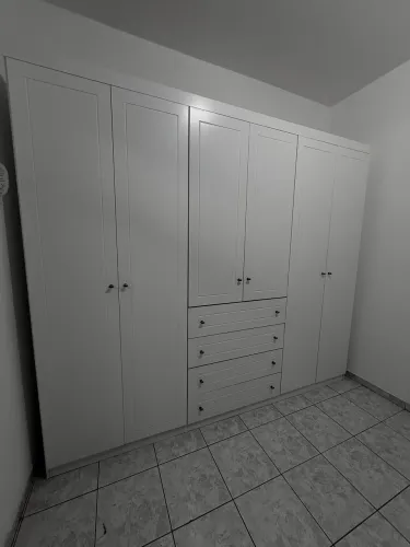 Vendo Guarda-Roupa seminovo