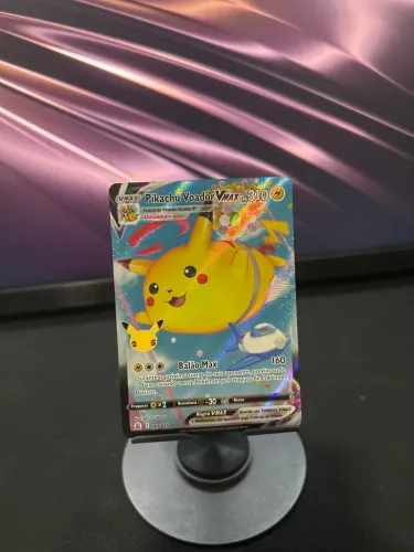 Carta Pokemon:Pikachu Voador Vmax 2021