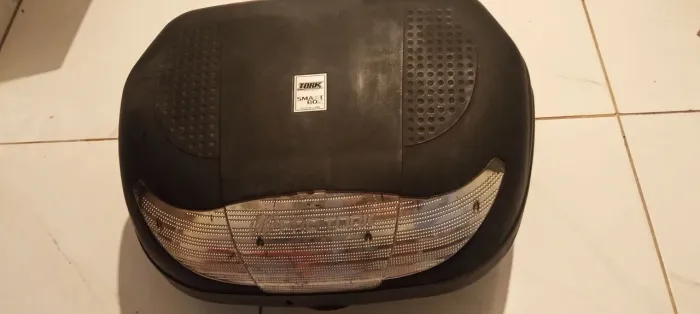 Baú de moto 45L semi novo