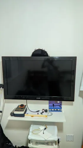 Tv LCD CCE 42" D2401 (defeito)