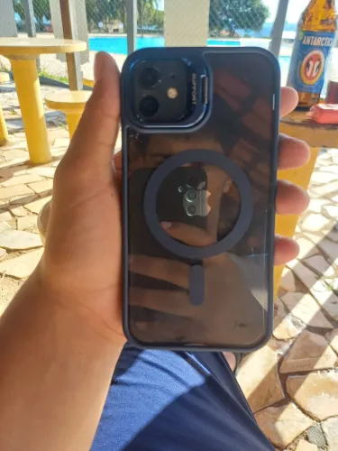 Vende-se iPhone 11 64 GB conservado