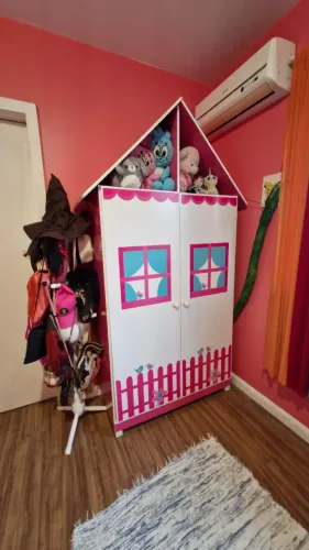 cama infantil / guarda-roupa infantil / escrivaninha infantil