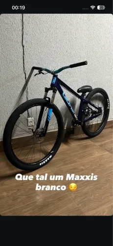 Bike aro 29 pronta pra grau aceito troca em PC OLHE A DESCRIÇÃO!