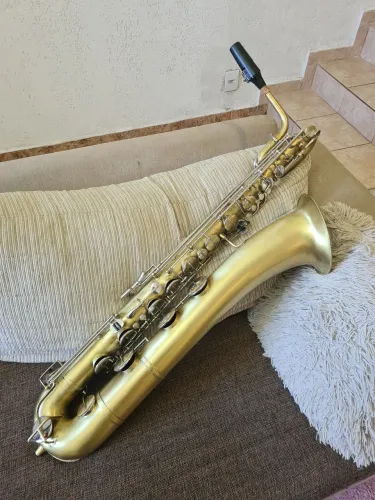 Saxofone baritono Selmer Bundy USA
