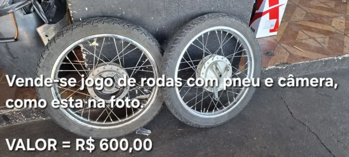 Vende-se rodas com pneus e câmera como na foto...