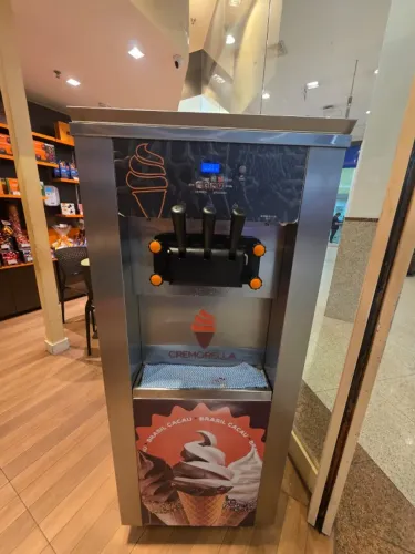 Máquina de Sorvete expresso Cremorella 300 New ? R$ 37.000 - MÁQUINA PROFISSIONAL