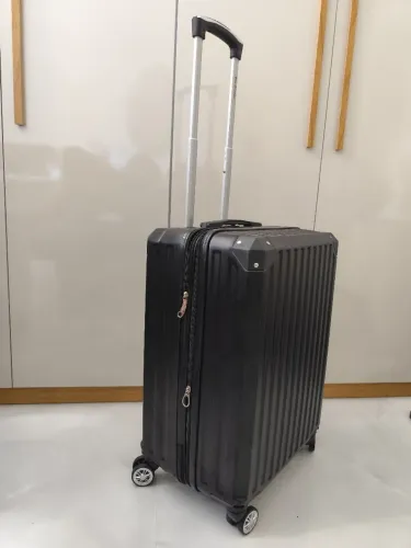 Mala de Viagem Preta até 18kg (60x38x25cm) - Seminova - Rodas 360° e Cadeado