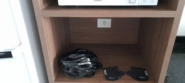 CAPACETE Absolute + LUVAS Skin Sport