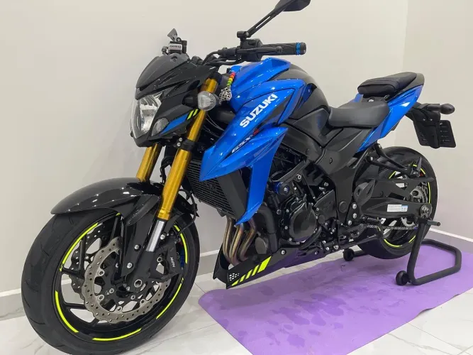 Suzuki gsx-s 750 
