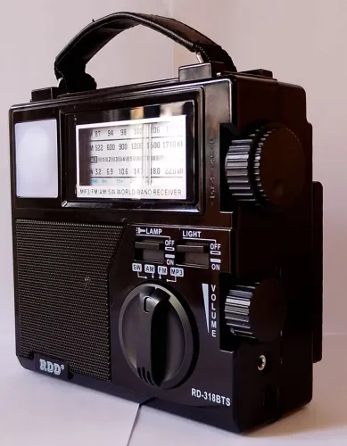 Rádio portátil RDD modelo RD-318BTS