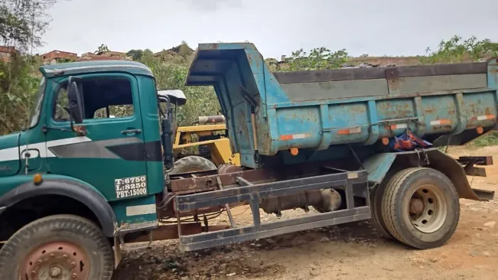 Caminhão Mercedes-Benz