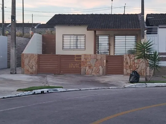Casa à Venda no Condomínio Jardim dos Lírios Cidade Universitária
