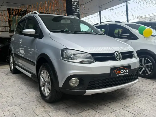 Volkswagen Crossfox 1.6 MI Total Flex 8V 5P 2013