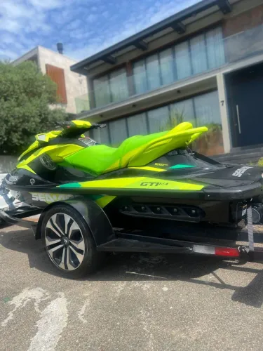 Jet ski