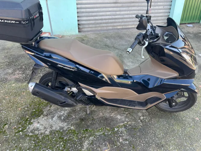 Honda PCX DLX 2025