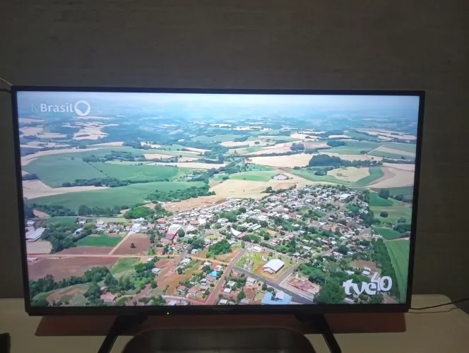 Vendo uma tv de 40 polegadas funcionando tudo perfeito 