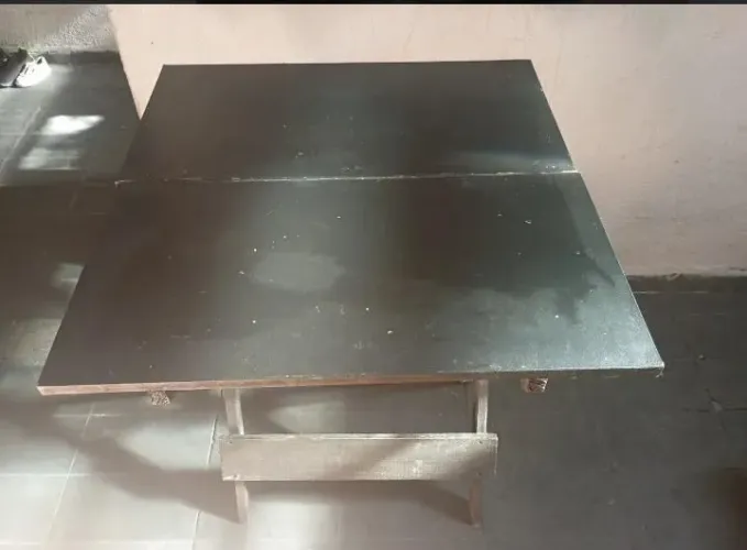 Mesa e cadeiras 
