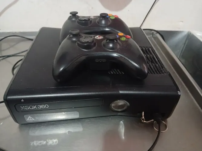 VENDO UM XBOX 360