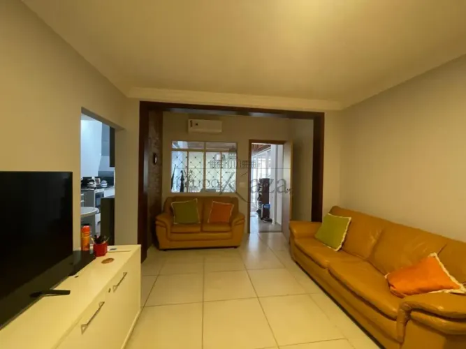Casa Edícula - Jardim Esplanada - 2 Dormitórios - 360m².