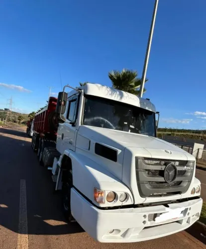 Mercedes Benz Atron 1635 S+carreta