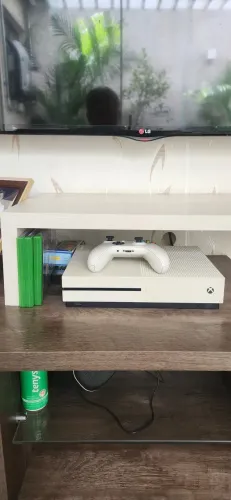 Xbox one s ( NÃO LIGA )