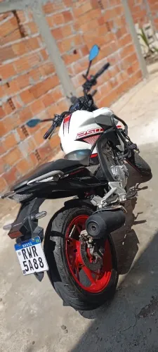 Troco por carro