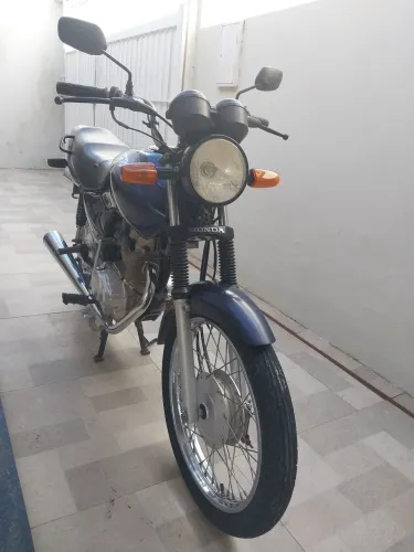 Moto cg de garagem