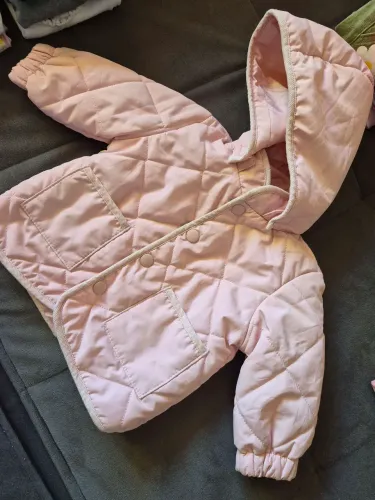 Jaqueta rosa 6 meses, marca H&M