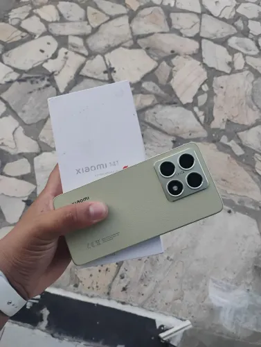 Xiaomi 14T 512gb leia a descrição.