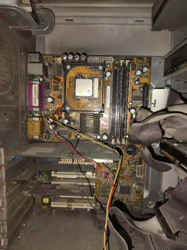 Computador Pentium 4 sem teste