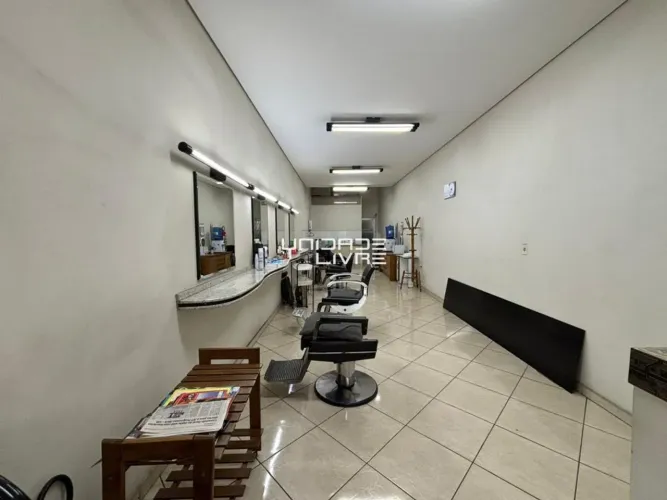 Sala Comercial Ampla para Locação - Centro