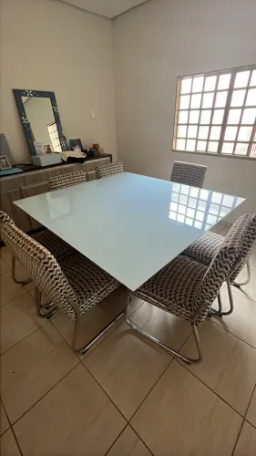 Mesa 8 lugares em vidro temperado